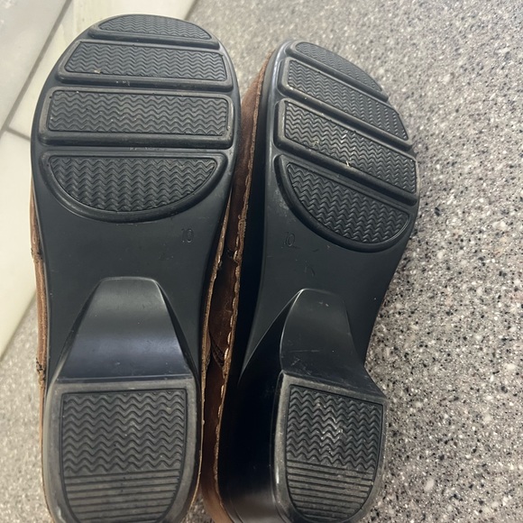 Women’s Shoes - Picture 4 of 5